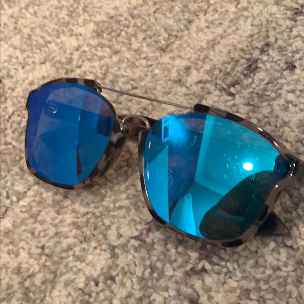 Blue QUAY glasses
